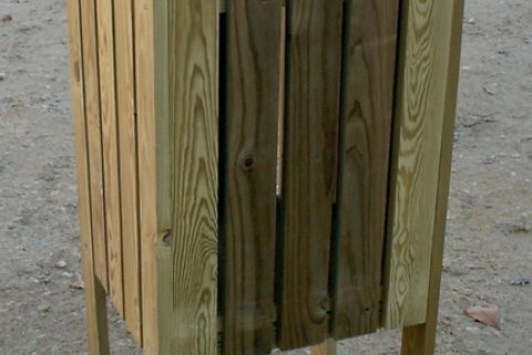 Corbeille Lausanne en bois de Pin robuste avec couvercle