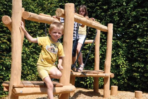 Parcours d'agilité en bois de Robinier