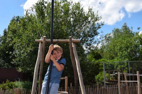 Tyrolienne en bois Téléphérique en bois deux plates-formes pour enfants de 6-15 ans marque EUROPLAY