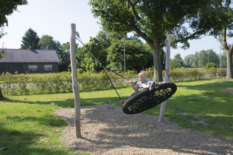 Portique Balançoire en bois de Robinier la Soucoupe Volante avec nacelle