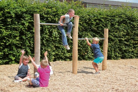 Jeux de force et equilibre en bois de Robinier Nid de Cygogne