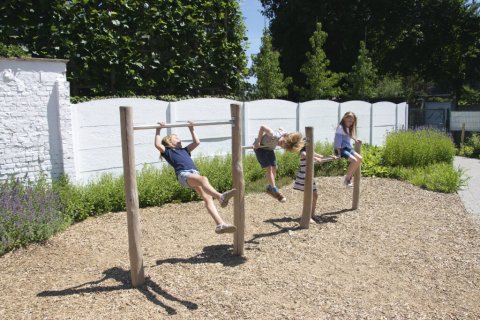 Jeux de force et equilibre en bois de Robinier Nid de Cygogne