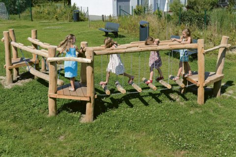 Parcours d'agilité en bois de Robinier