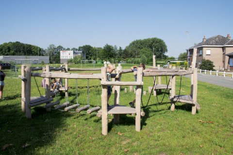Parcours d'agilité en bois de Robinier