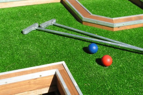 Parcours Mini golf 4 trous en 1 démontable 4.00 par 1.50 m